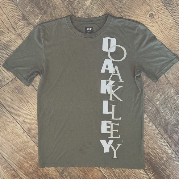 Three pack Oakley T-Shirts Green Red Blue Men’s S - Picture 2 of 7